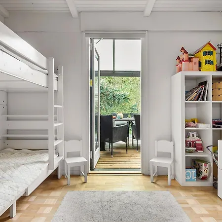 3 Bedroom Awesome In *