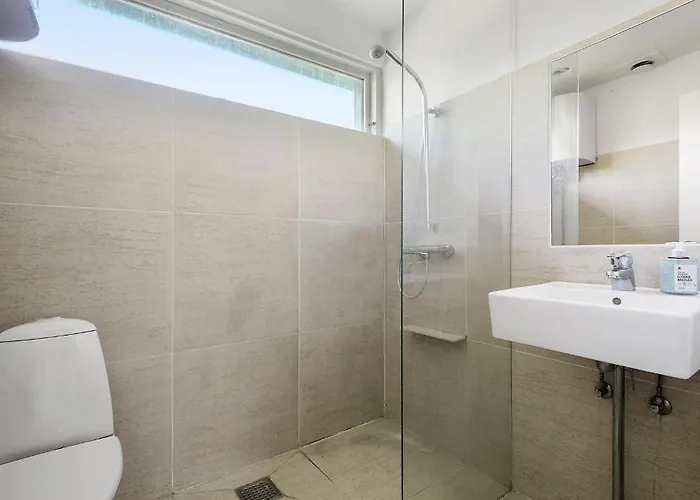 3 Bedroom Awesome In بيت للعطل