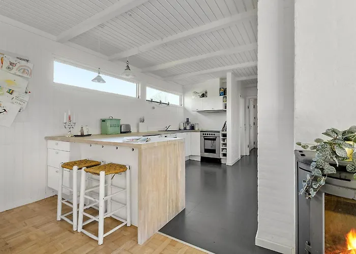 3 Bedroom Awesome In بيت للعطل *